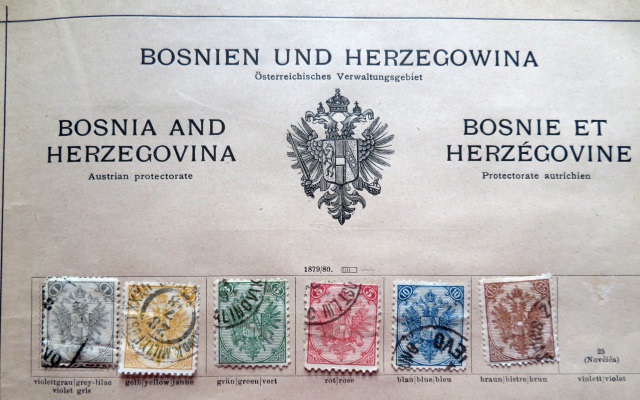 Briefmarkensammlung in einem alten Briefmarkenbuch