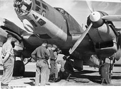Ein Bomber der Legion Condor auf einem spanischen Flugplatz im Jahr 1939