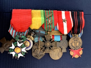 Medal bar with french orders