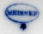 Porzellan von Meiener Ofen- und Porzellanfabrik AG vormals C. Teichert oder von Bernhard Bloch & Co., die ebenfalls Nachfolgefabrik von C. Teichert war