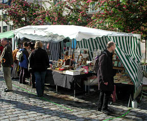 Bild vom Nrnberger Trempelmarkt Frhjahr 2005